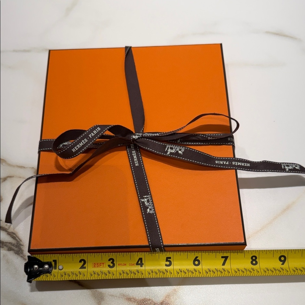 Hermes Orange Gift Box with Ribbon 9x7.5x1 - Picture 3 of 4